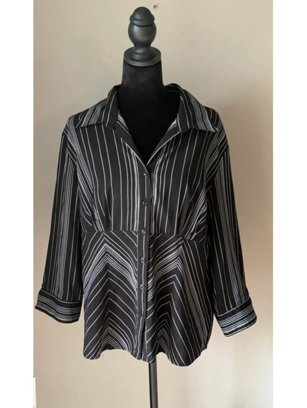 Blue Diamond Women’s Black & White Striped Stretch Button-Up Blouse XL